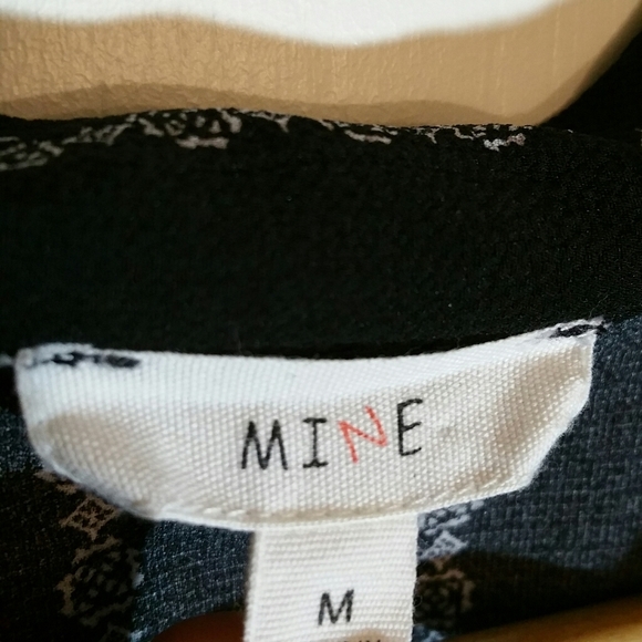 Mine black & white stripe tie v-neck 3/4 blouse - Picture 3 of 4